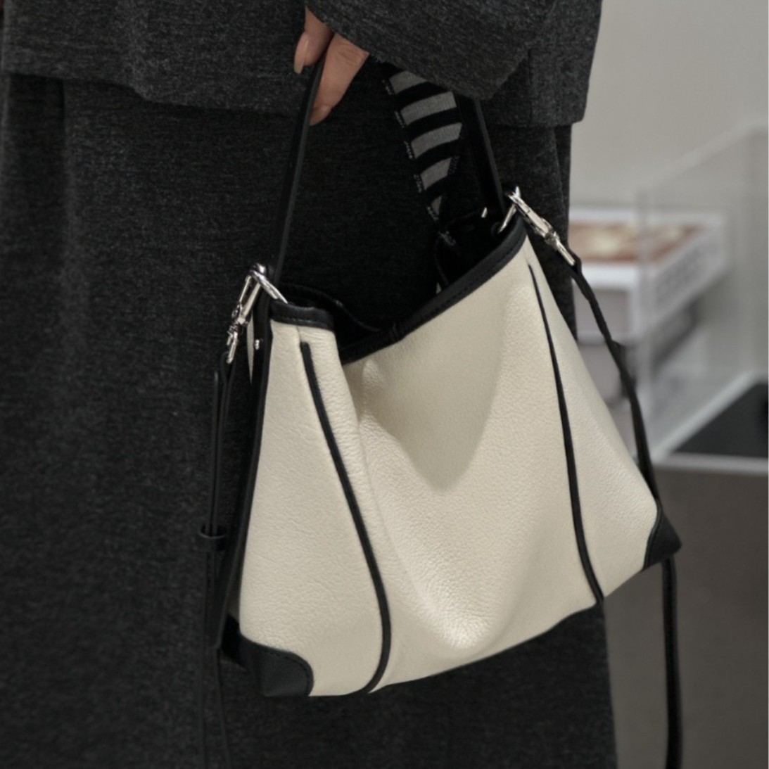 Unique Leather Work - 2025 Autumn Winter Women Genuine Leather