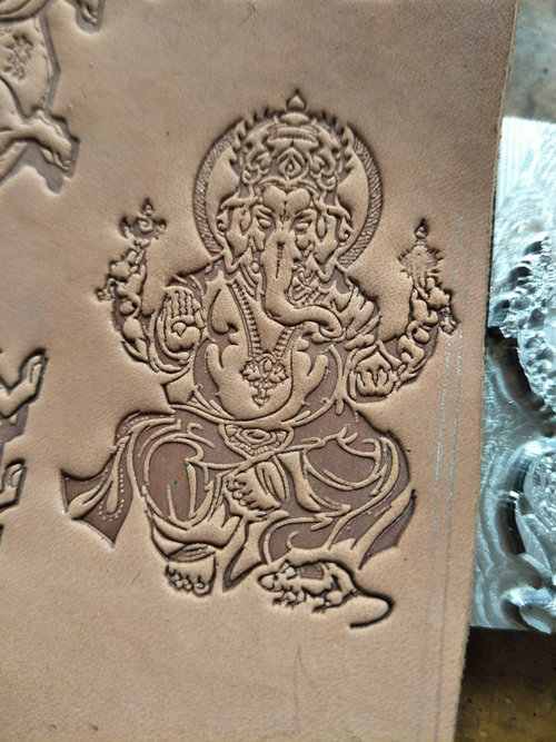 Ganesha pattern Hand-work uniq - Unique Leather Work recension och pris